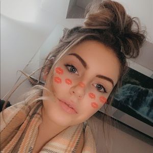 Meet your Posher, Carlyn